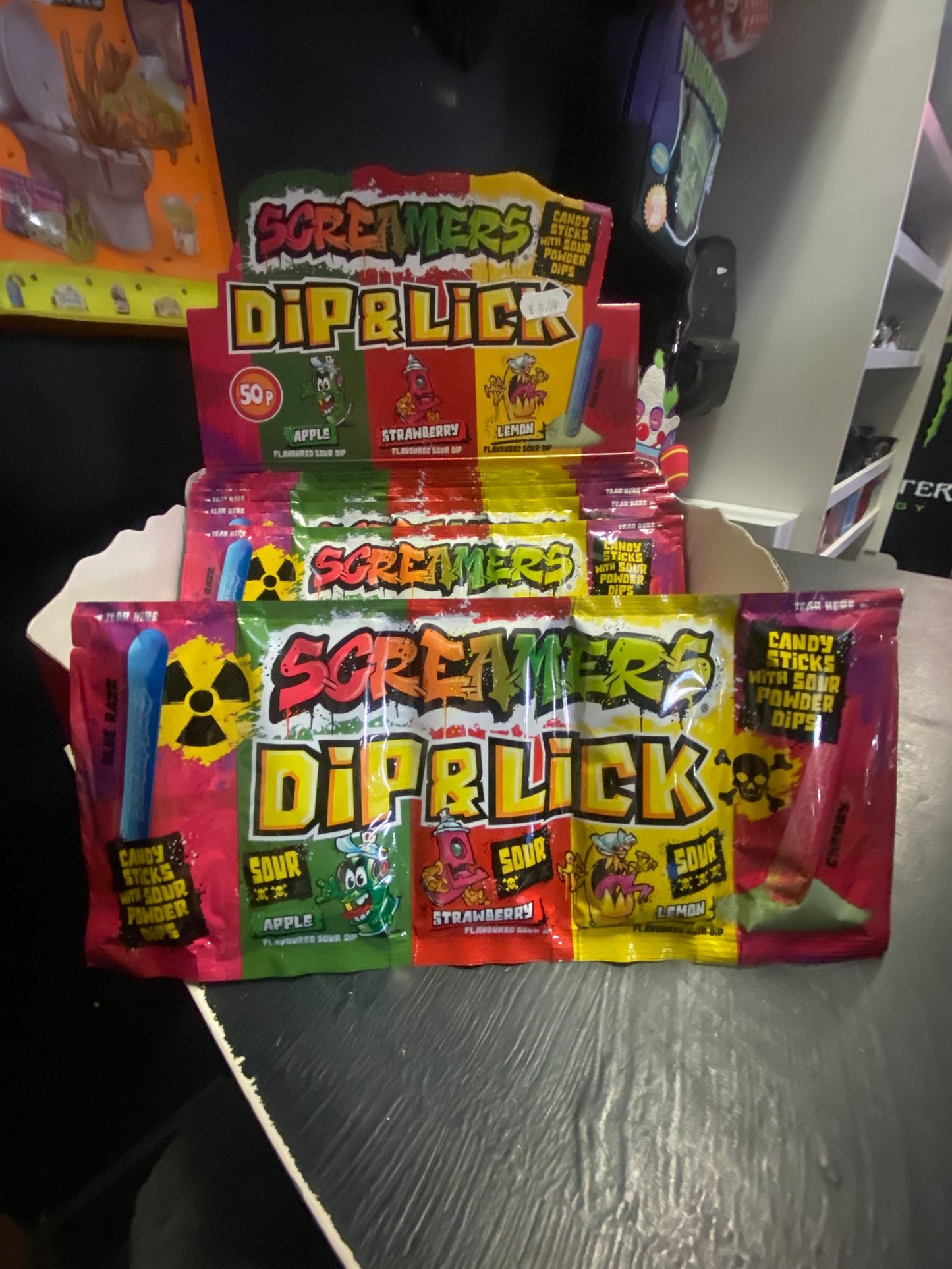 Screamers Dip & Lick