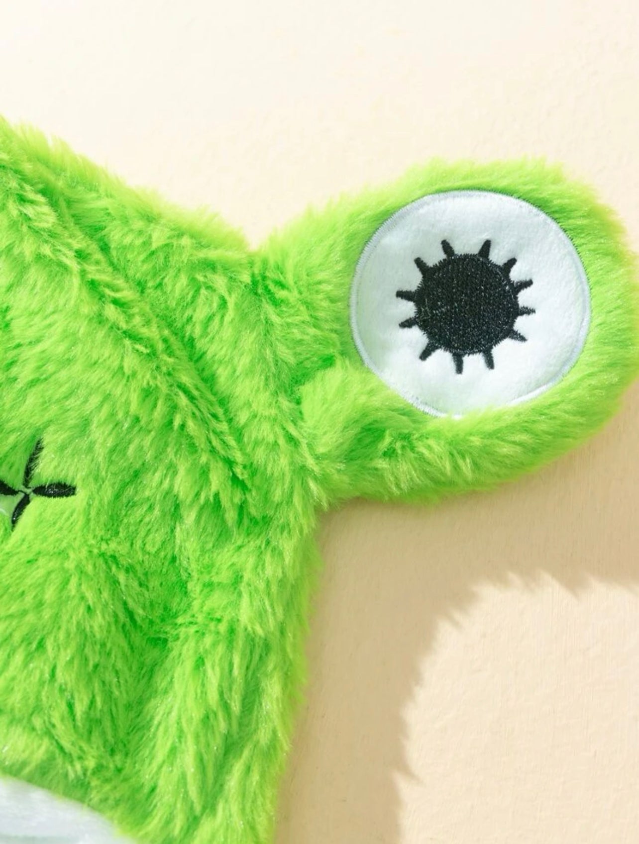 Flapping Eyed Frog Hat