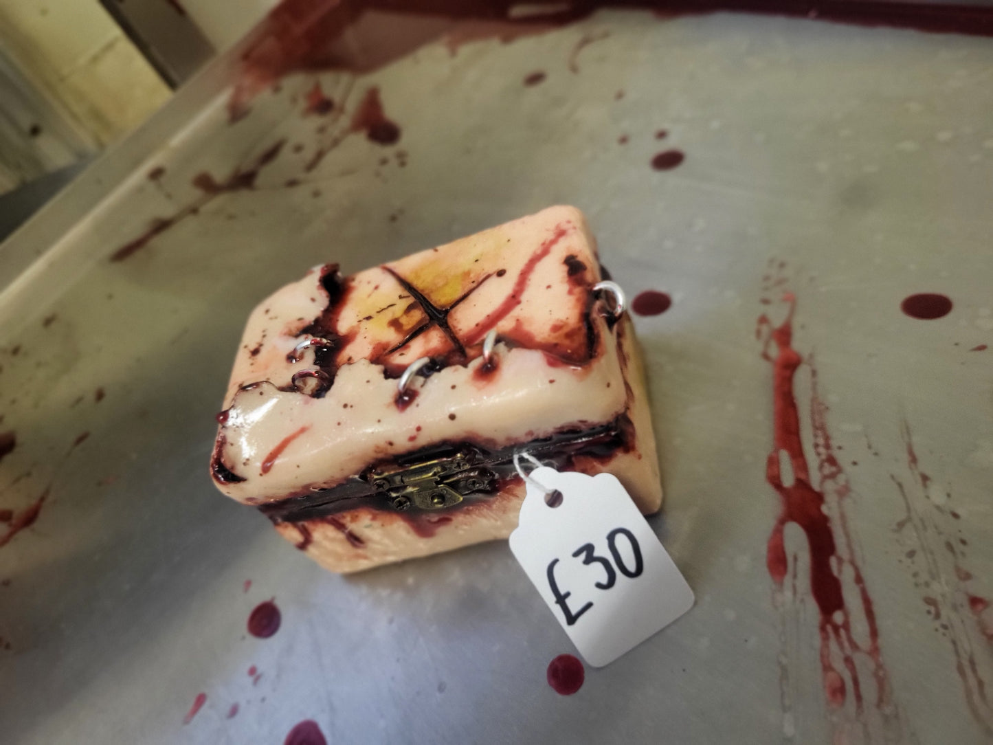 Scarred box