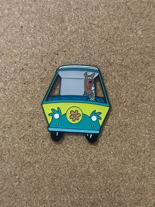 Scooby Doo In Mystery Machine Pin Badge
