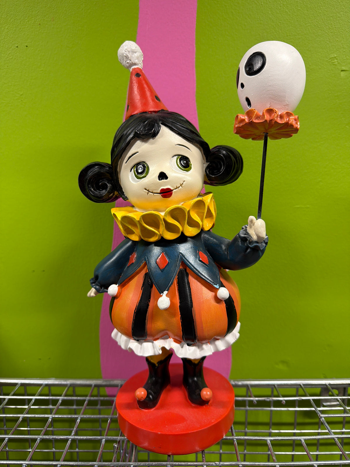 Spooky Clown & Balloon Statue