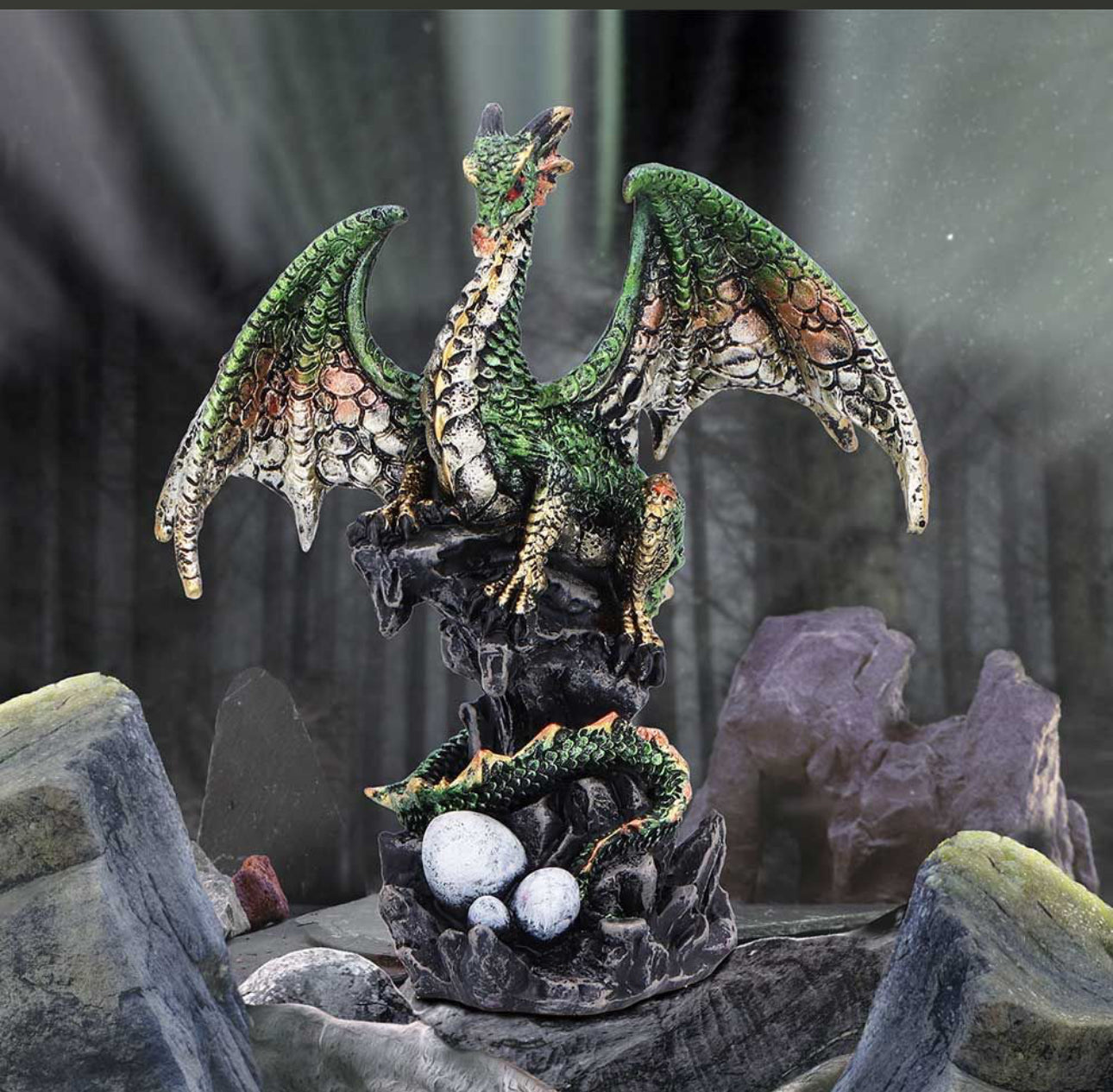 Den Defender Green 10cm Statue