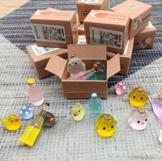 Happy Crate Mini Figure 2-Item Mystery Box