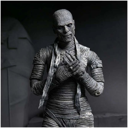 Universal Monsters The Mummy Black & White Ultimate Figure