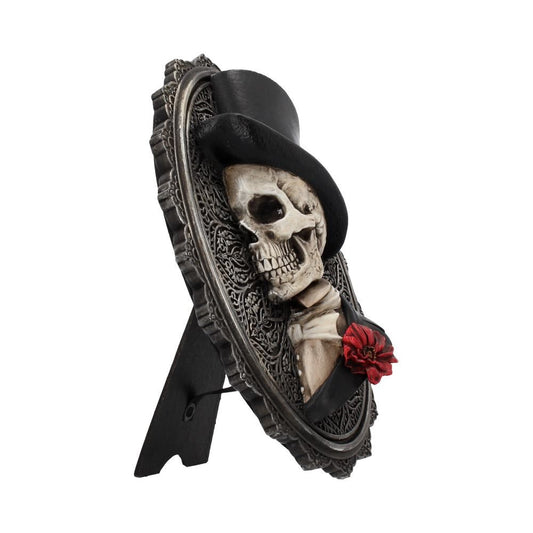 Handsome 22cm Skeleton Groom Hanging Décor